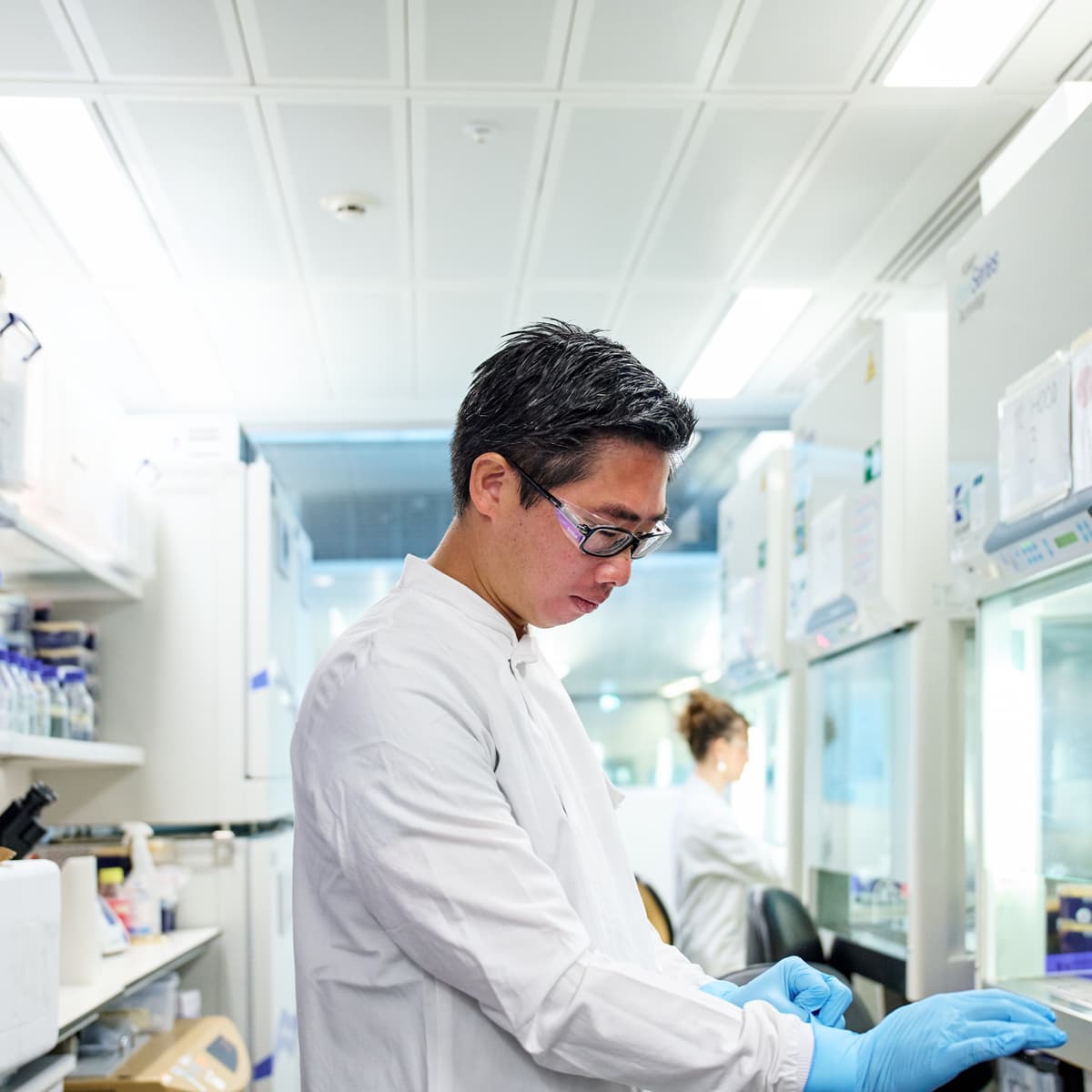 Cancer Research Horizons researcher in the lab.