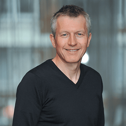 Headshot of Chris Holmes.