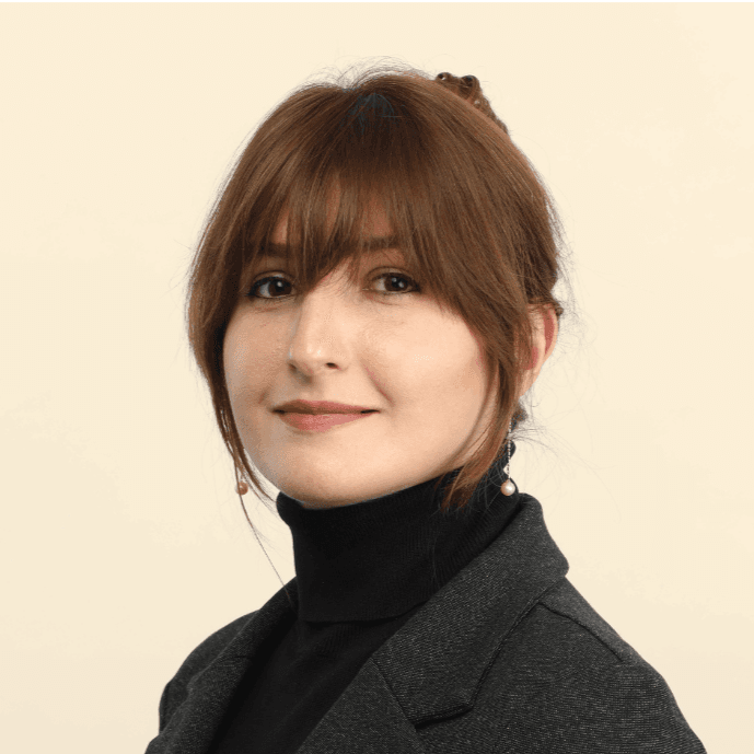 Image of Parinaz Mehdipour.