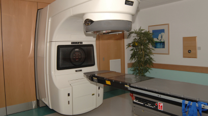 Radiotherapy machine